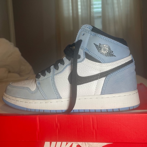 Air Jordan University Blue Retro High Og GS Boys 6Y (women’s 8) - Picture 4 of 11